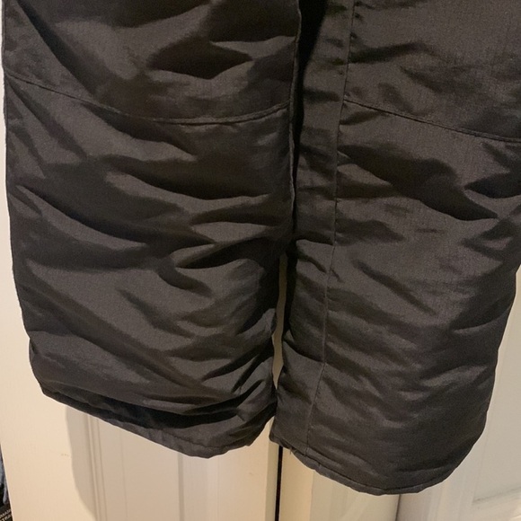 ❄️💦EUC Unisex Children’s Place Black Snowpants - size 12 - Picture 4 of 16